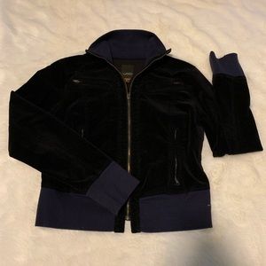 Chic zip up jacket!